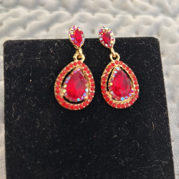 Red Pear Cut Crystals Earrings with Halo Borders-Boutique - Picture 4 of 4